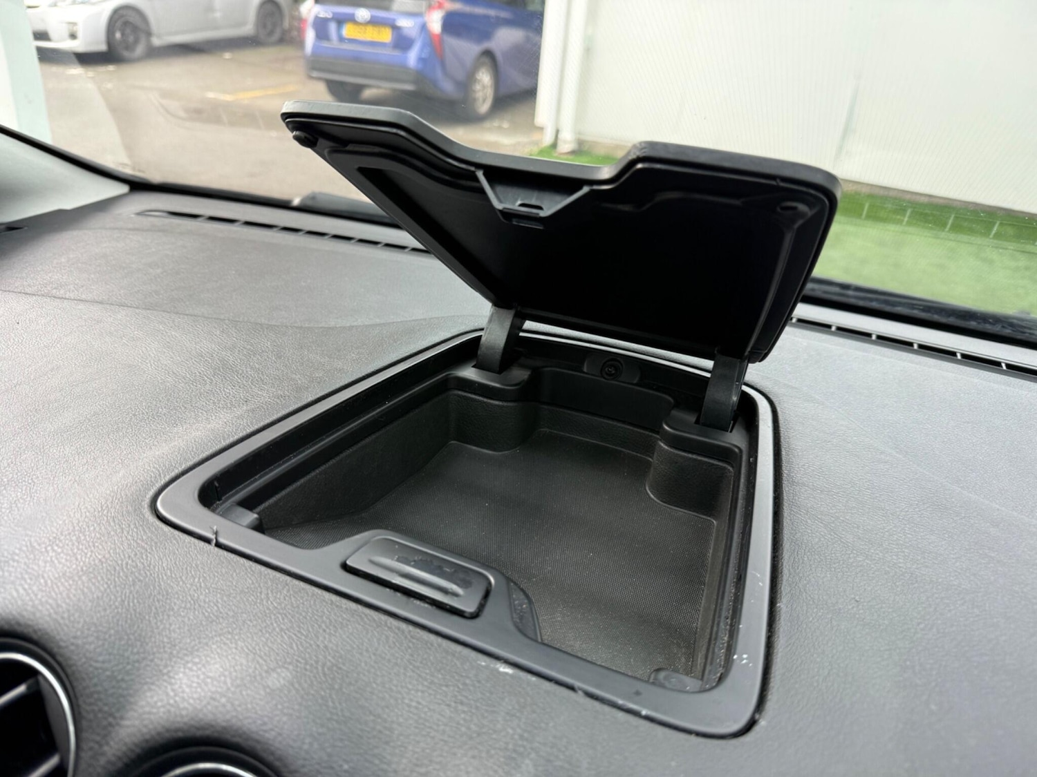 Used Ford S-Max 2009 for sale - 77345378: Photo 47