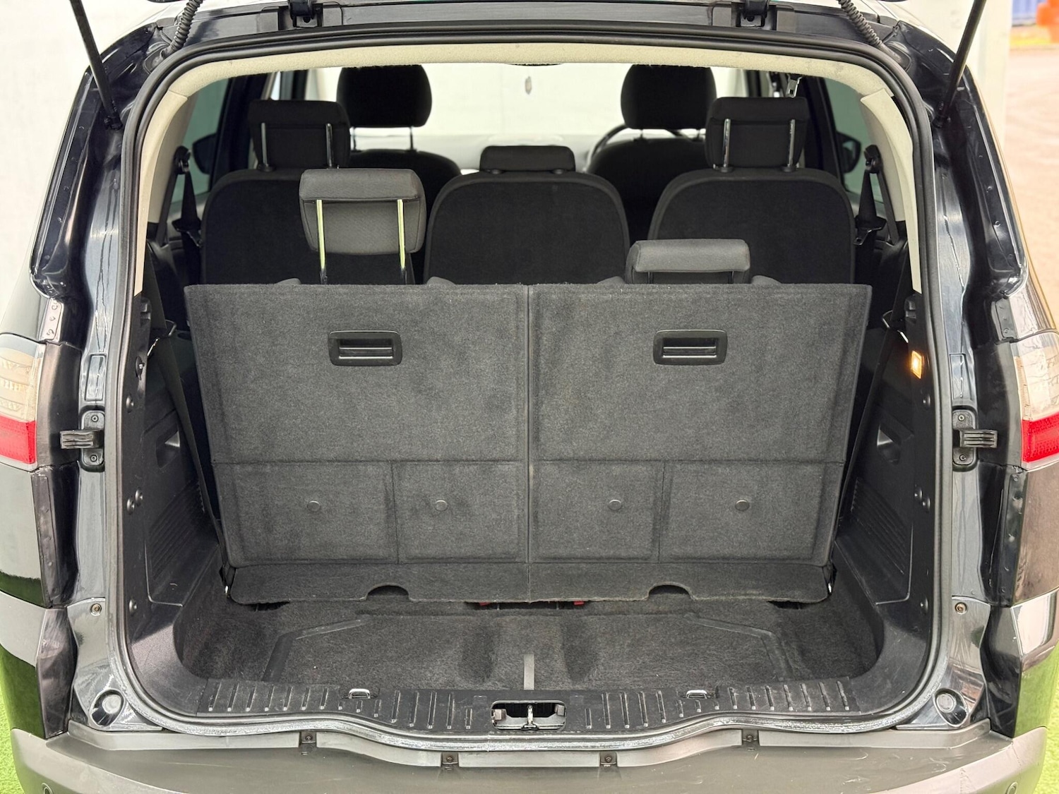 Used Ford S-Max 2009 for sale - 77345378: Photo 8