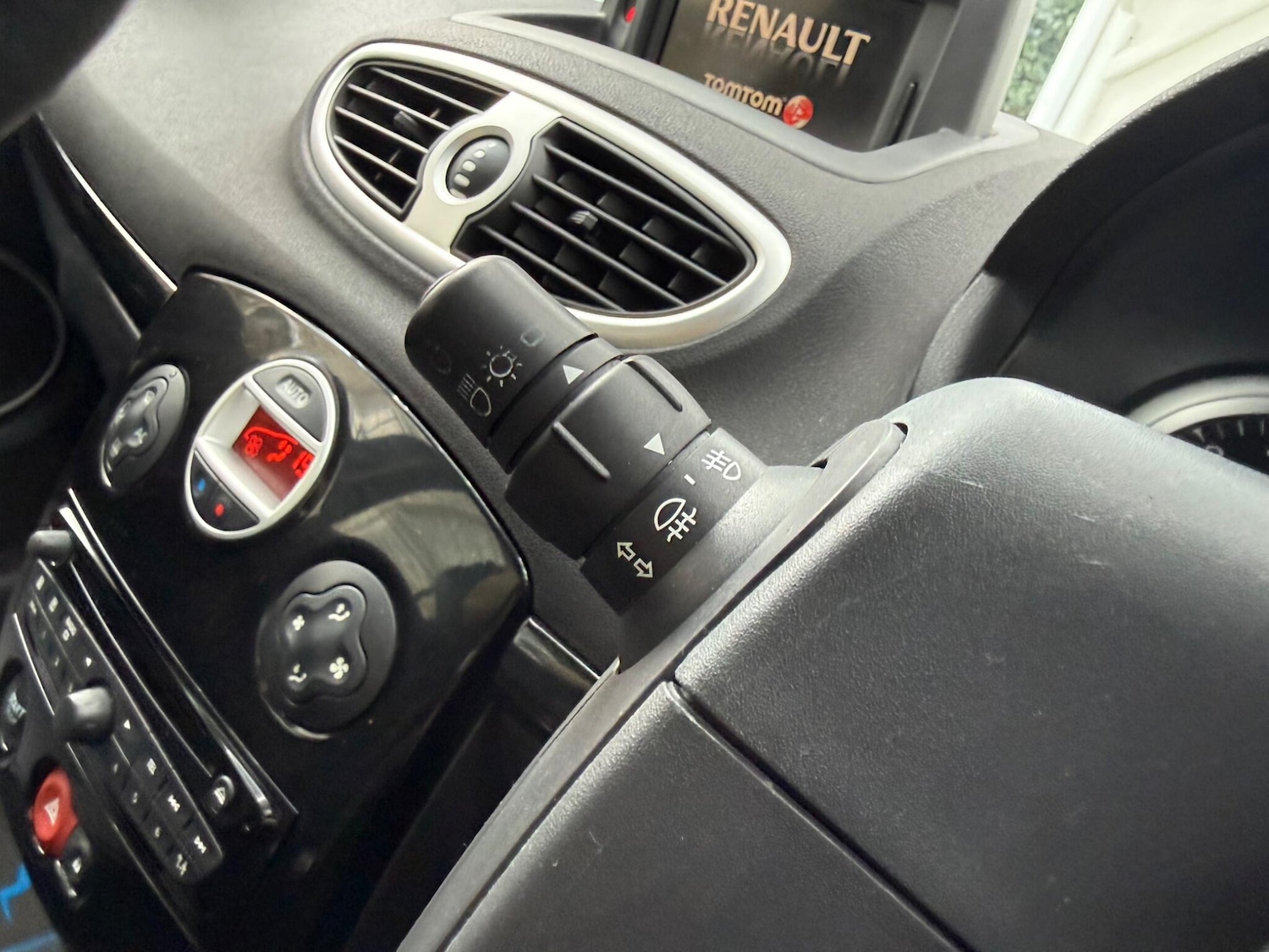 Used Renault Clio for sale - 77824173: Photo 36