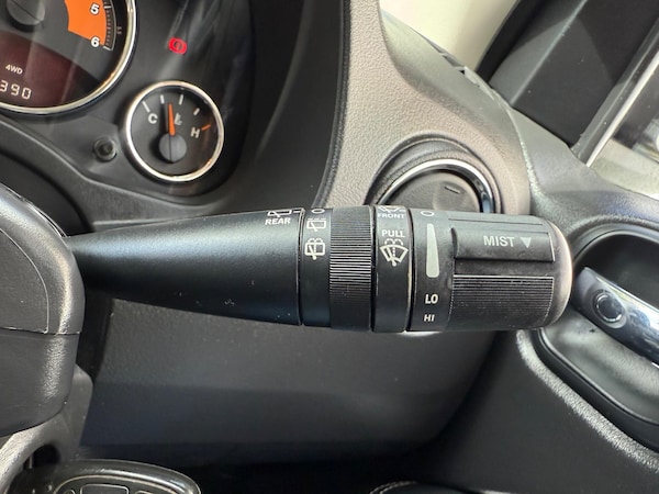 Used Jeep Compass 2014 for sale - 76269875: Photo 37
