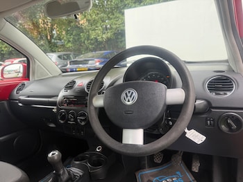 Used Volkswagen Beetle 2006 for sale - 75646344: Photo