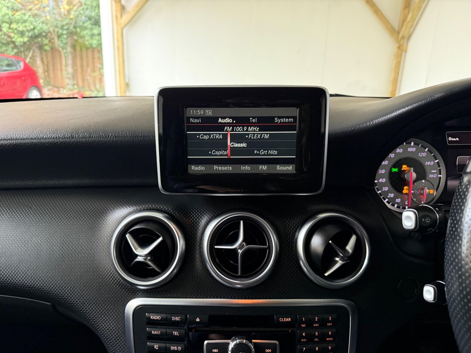 Used Mercedes-Benz A-Class 2015 for sale - 76976697: Photo 29