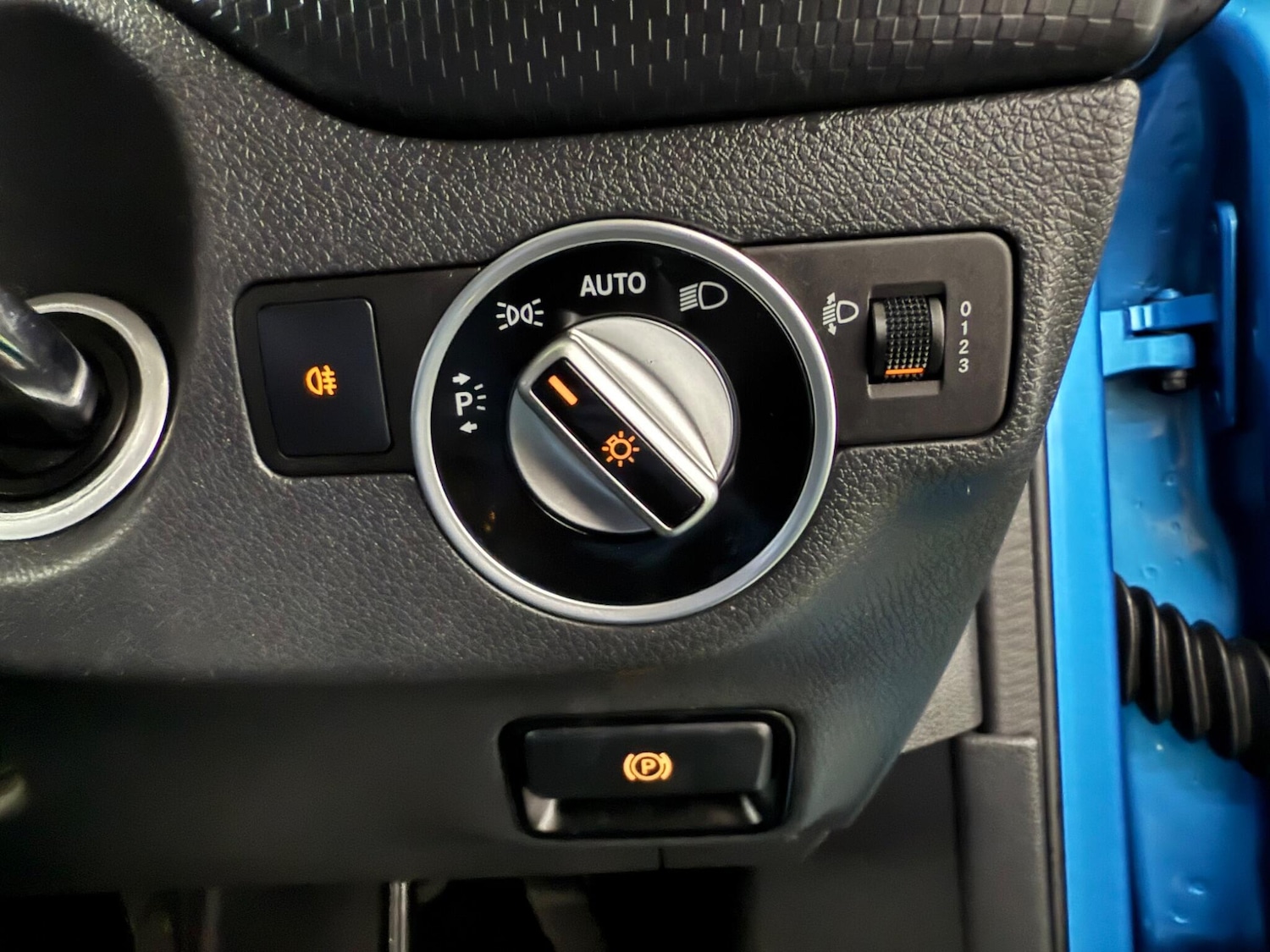 Used Mercedes-Benz A-Class 2015 for sale - 76976697: Photo 41