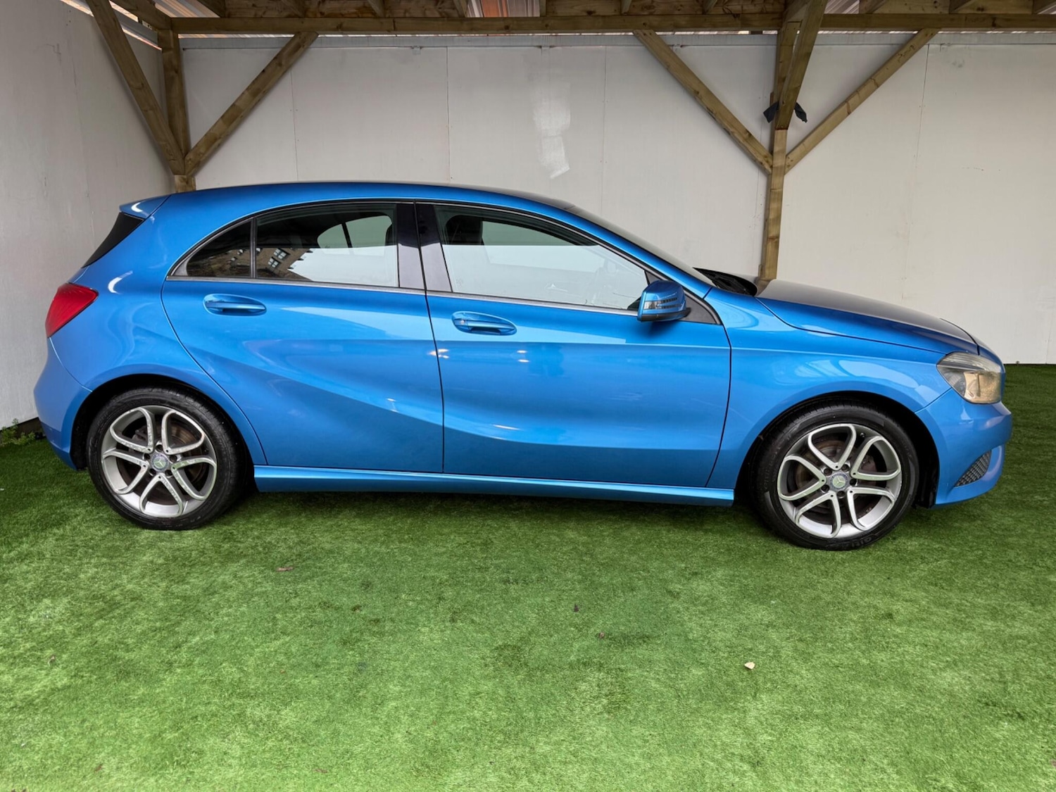 Used Mercedes-Benz A-Class 2015 for sale - 76976697: Photo 5