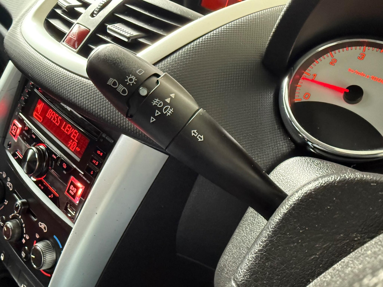 Used Peugeot 207 2012 for sale - 76689394: Photo 33