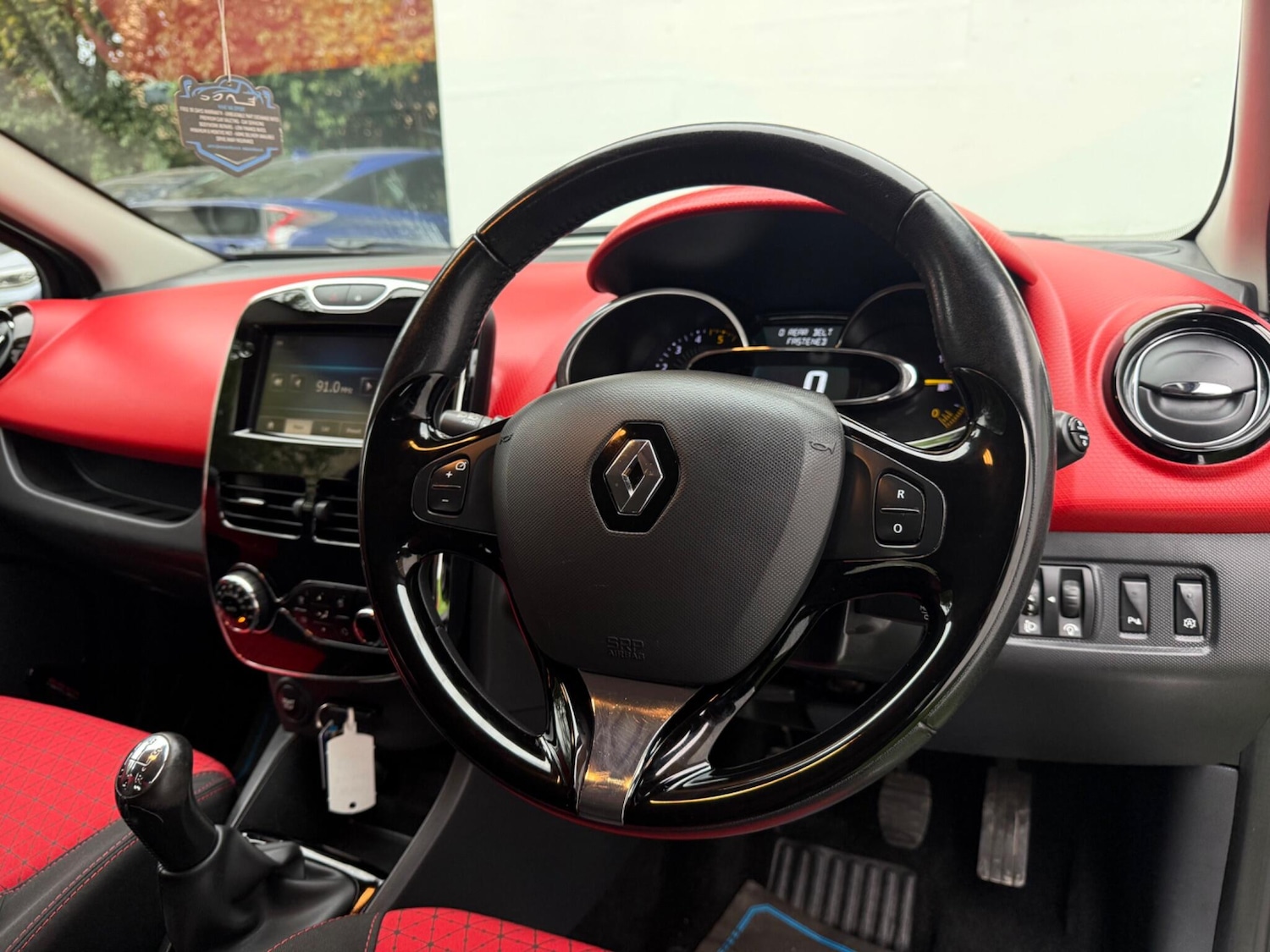 Used Renault Clio 2014 for sale - 77144680: Photo 2