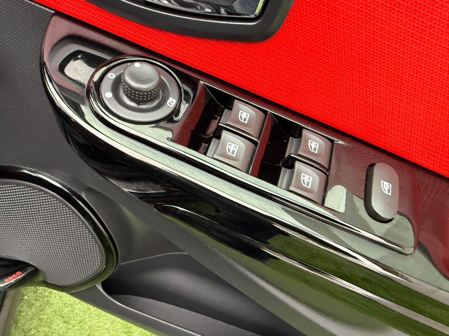 Used Renault Clio 2014 for sale - 77144680: Photo 40