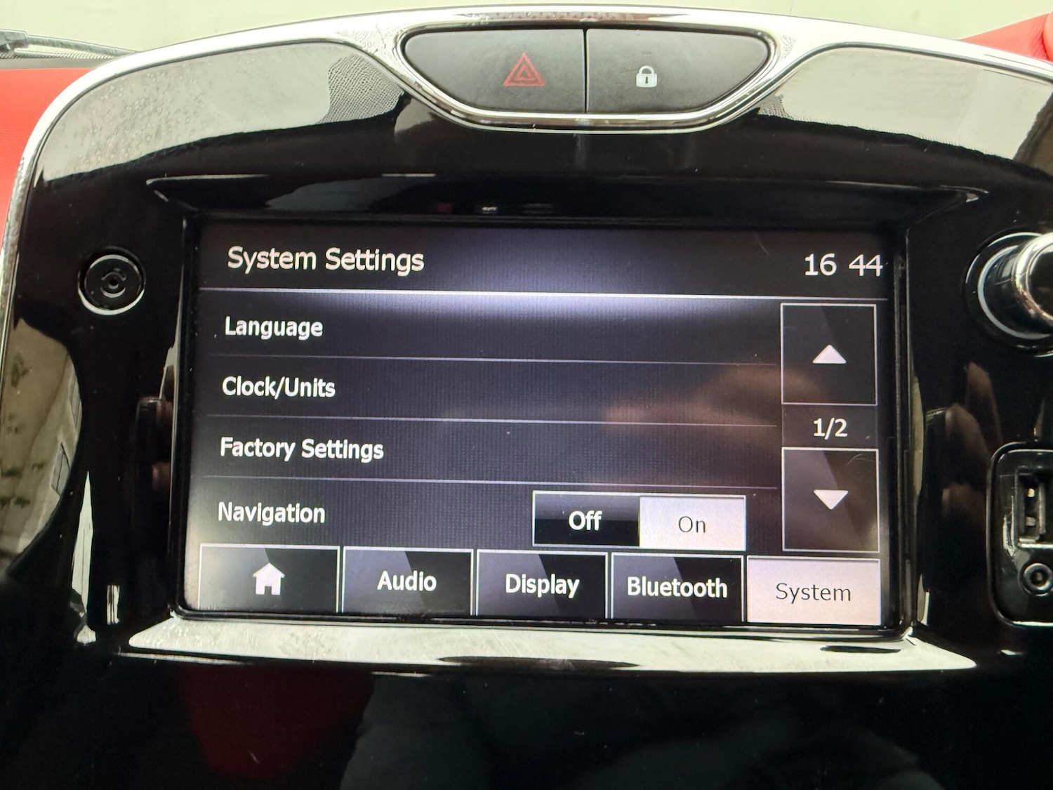 Used Renault Clio 2014 for sale - 77144680: Photo 46