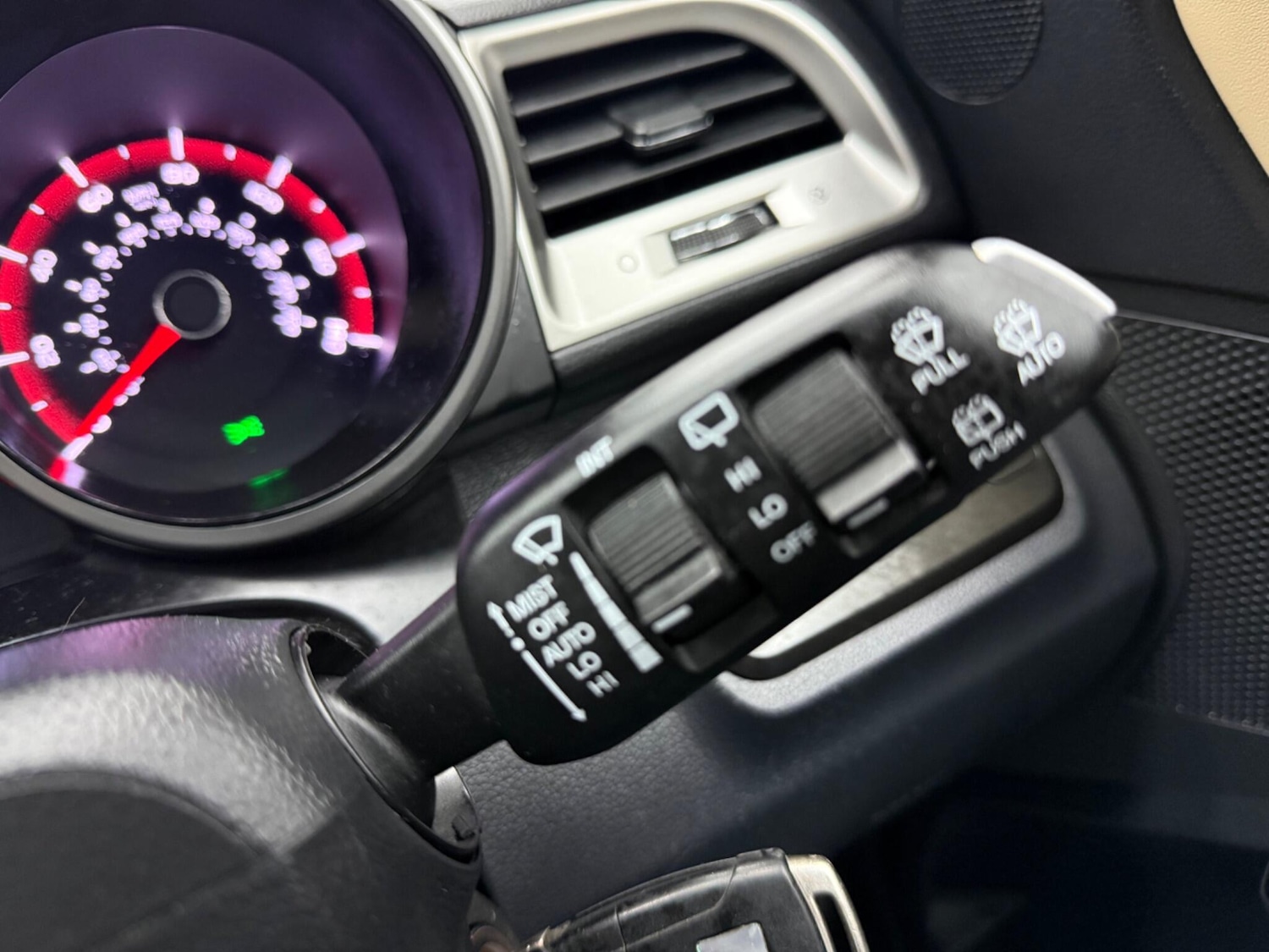 Used Ssangyong Tivoli 2016 for sale - 77130972: Photo 37