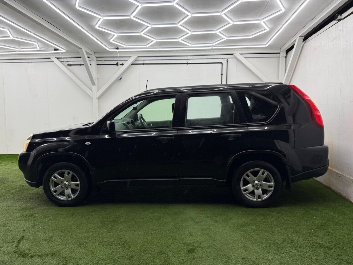 Used Nissan X-Trail for sale - 77783319: Photo 10