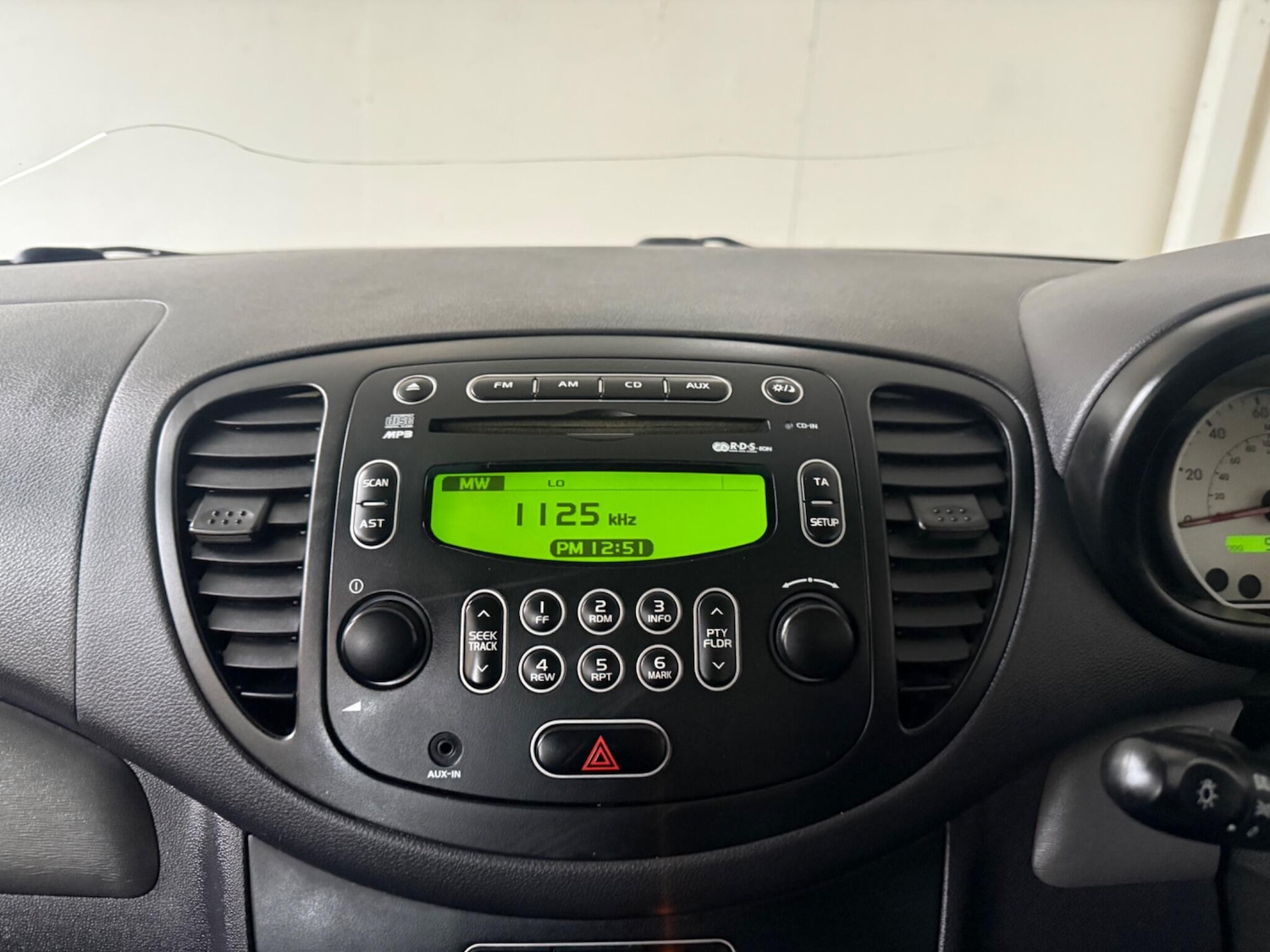 Used Hyundai i10 for sale - 76994719: Photo 28