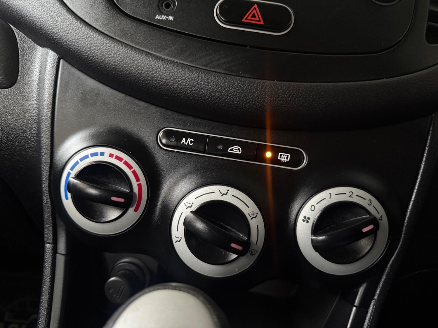 Used Hyundai i10 for sale - 76994719: Photo 40