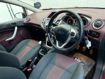 Used Ford Fiesta 2010 for sale - 78384426: Photo