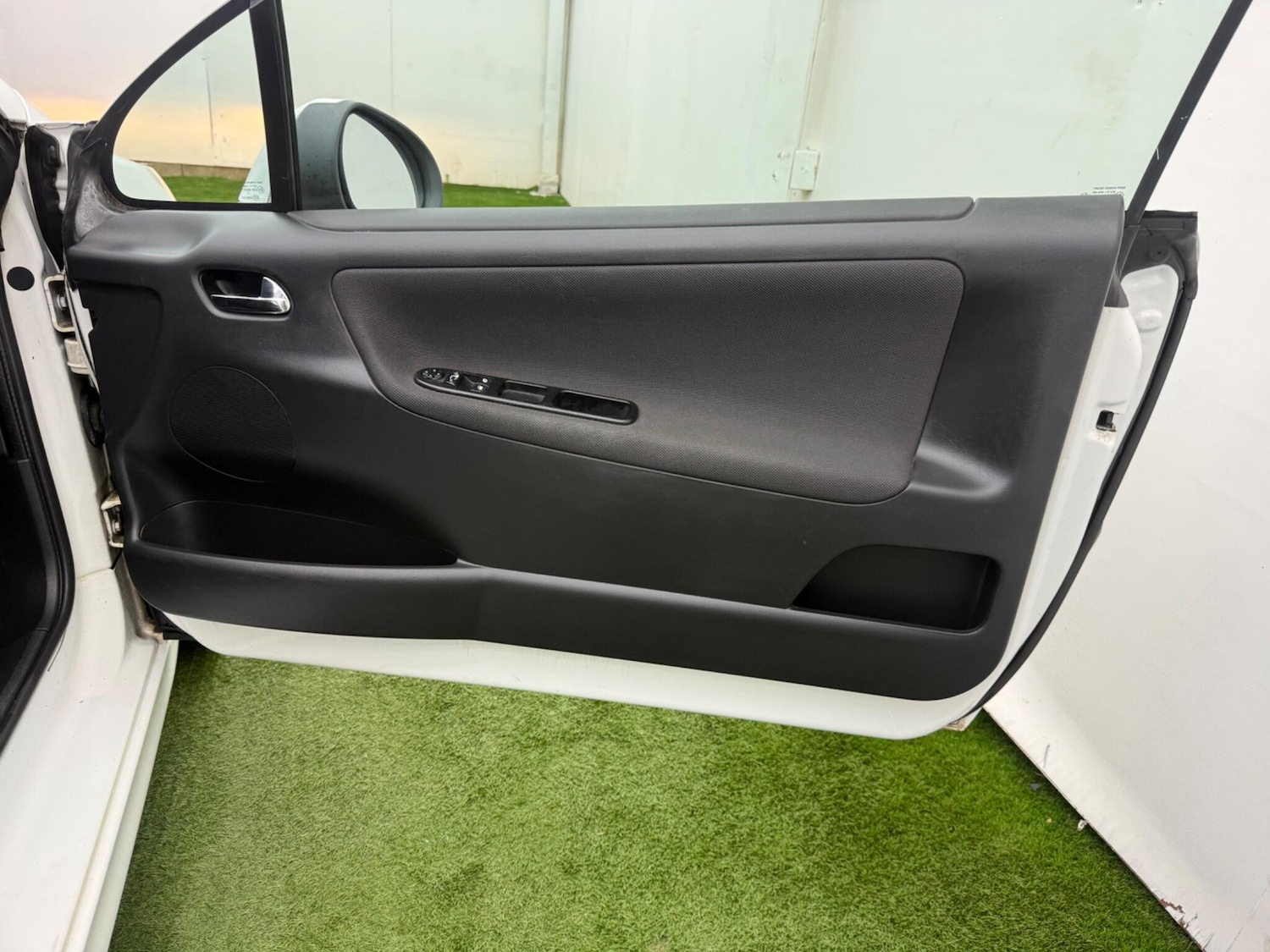 Used Peugeot 207 2013 for sale - 77345240: Photo 23