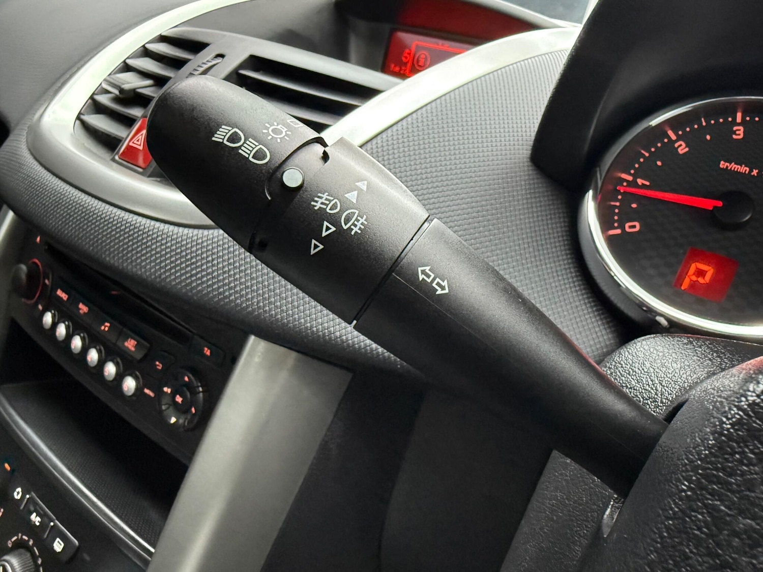 Used Peugeot 207 2013 for sale - 77345240: Photo 35