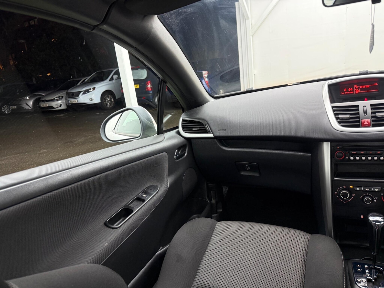 Used Peugeot 207 2013 for sale - 77345240: Photo 37