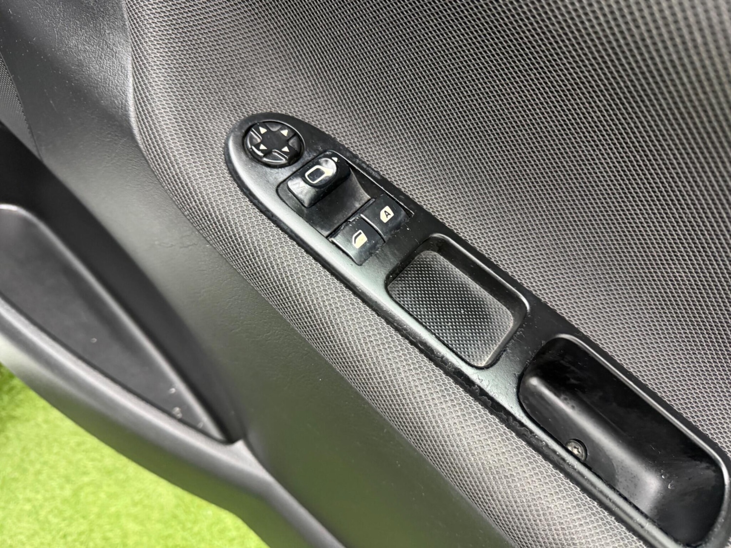 Used Peugeot 207 2013 for sale - 77345240: Photo 39