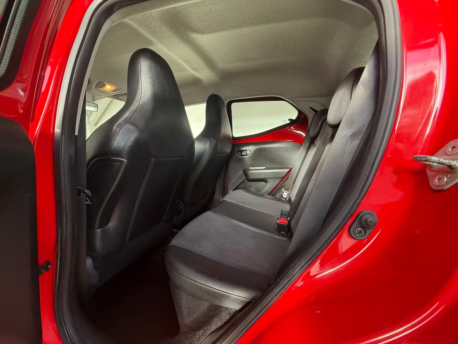 Used Toyota AYGO 2016 for sale - 76801586: Photo 22