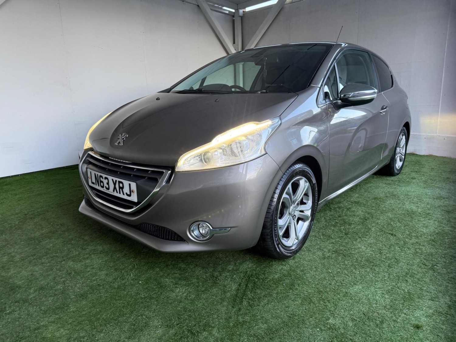 Used Peugeot 208 2013 for sale - 77020923: Photo 11