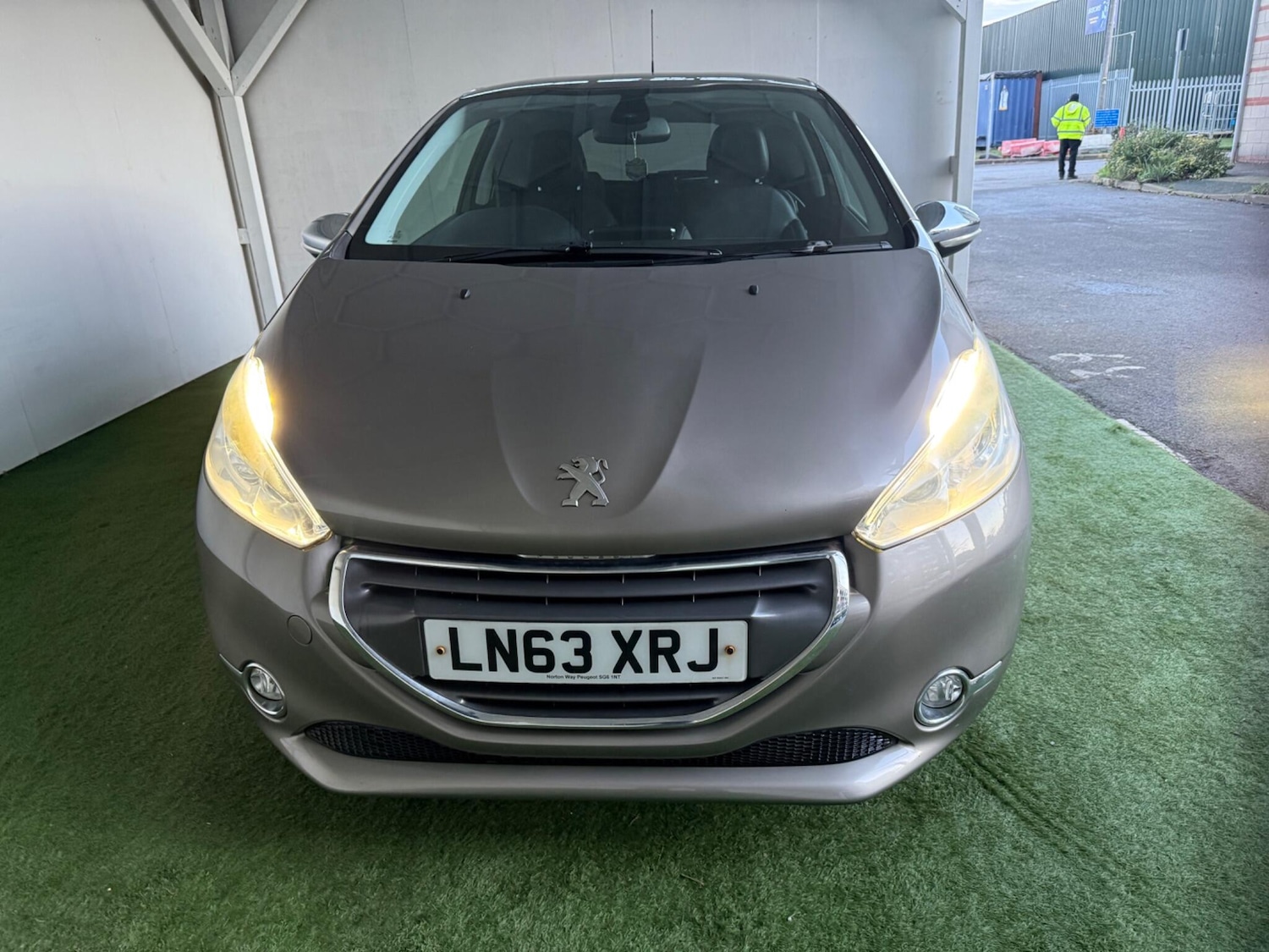 Used Peugeot 208 2013 for sale - 77020923: Photo 12