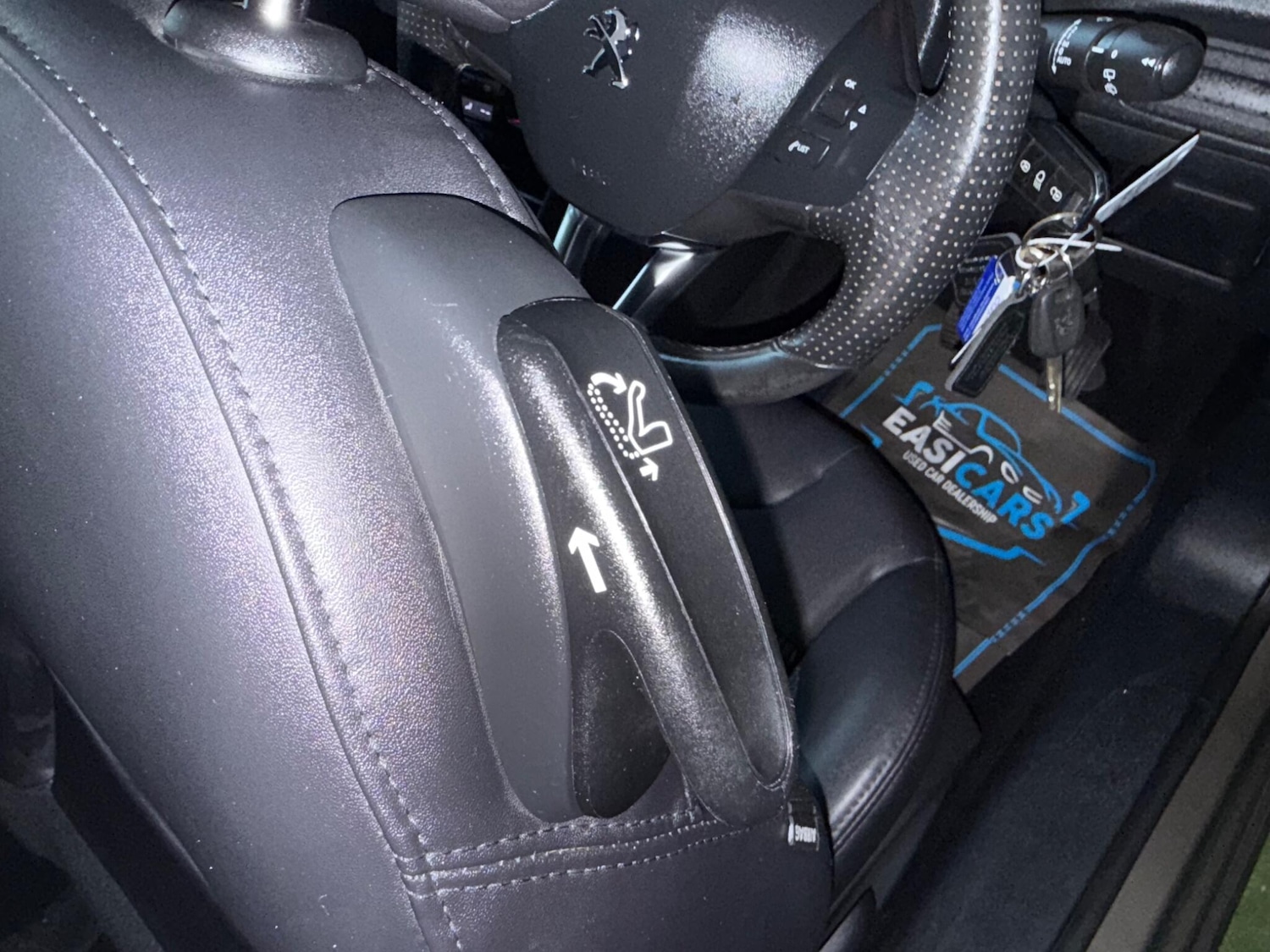 Used Peugeot 208 2013 for sale - 77020923: Photo 16