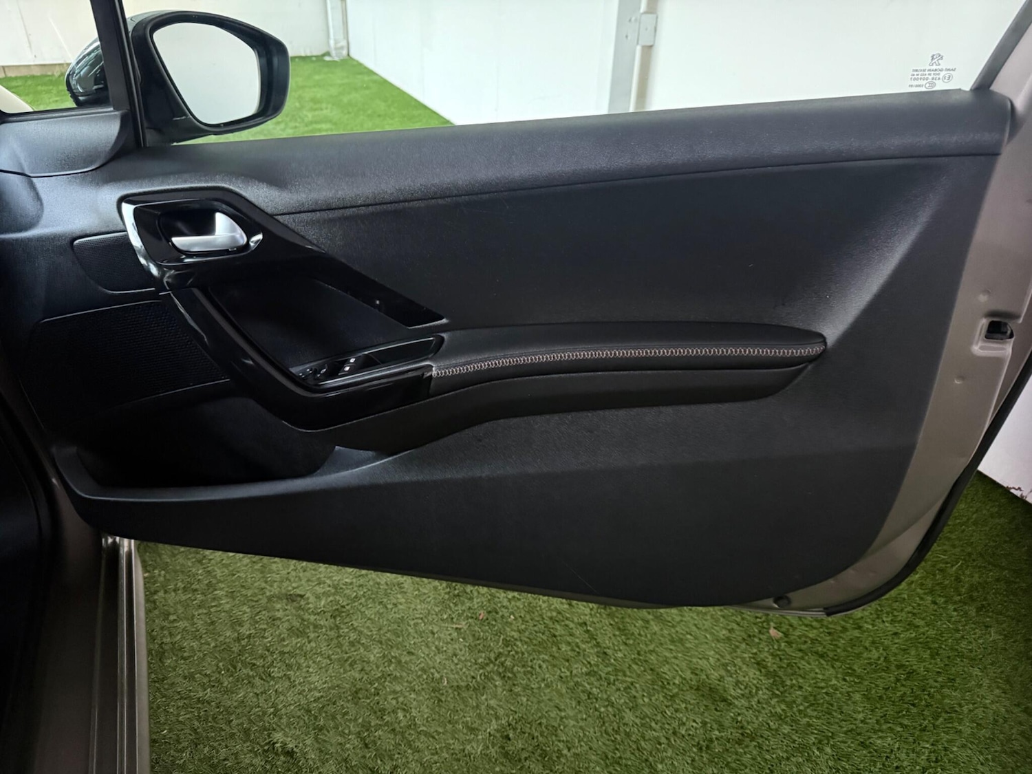 Used Peugeot 208 2013 for sale - 77020923: Photo 18