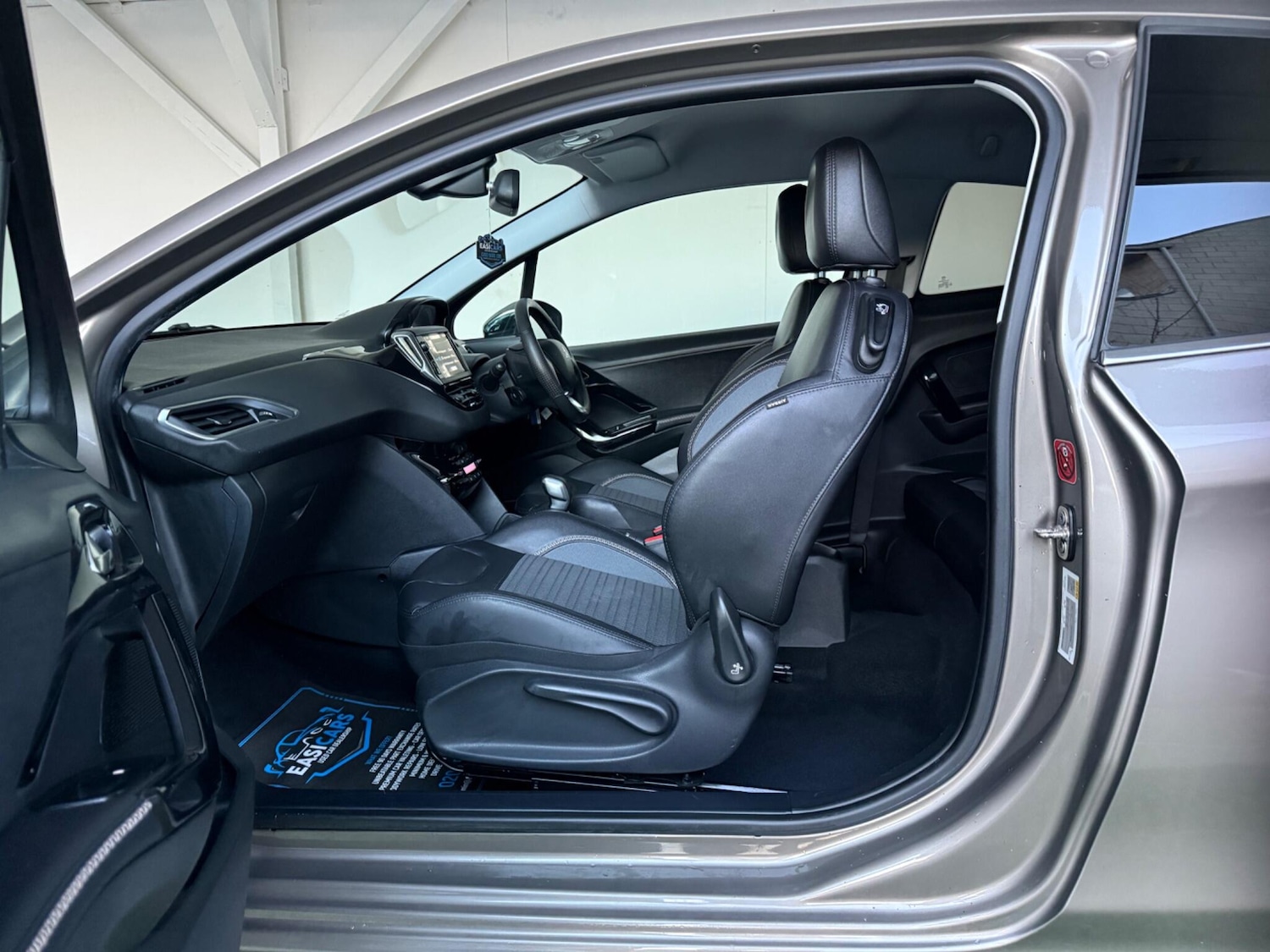 Used Peugeot 208 2013 for sale - 77020923: Photo 19