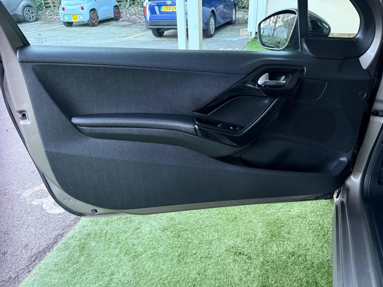 Used Peugeot 208 2013 for sale - 77020923: Photo 23