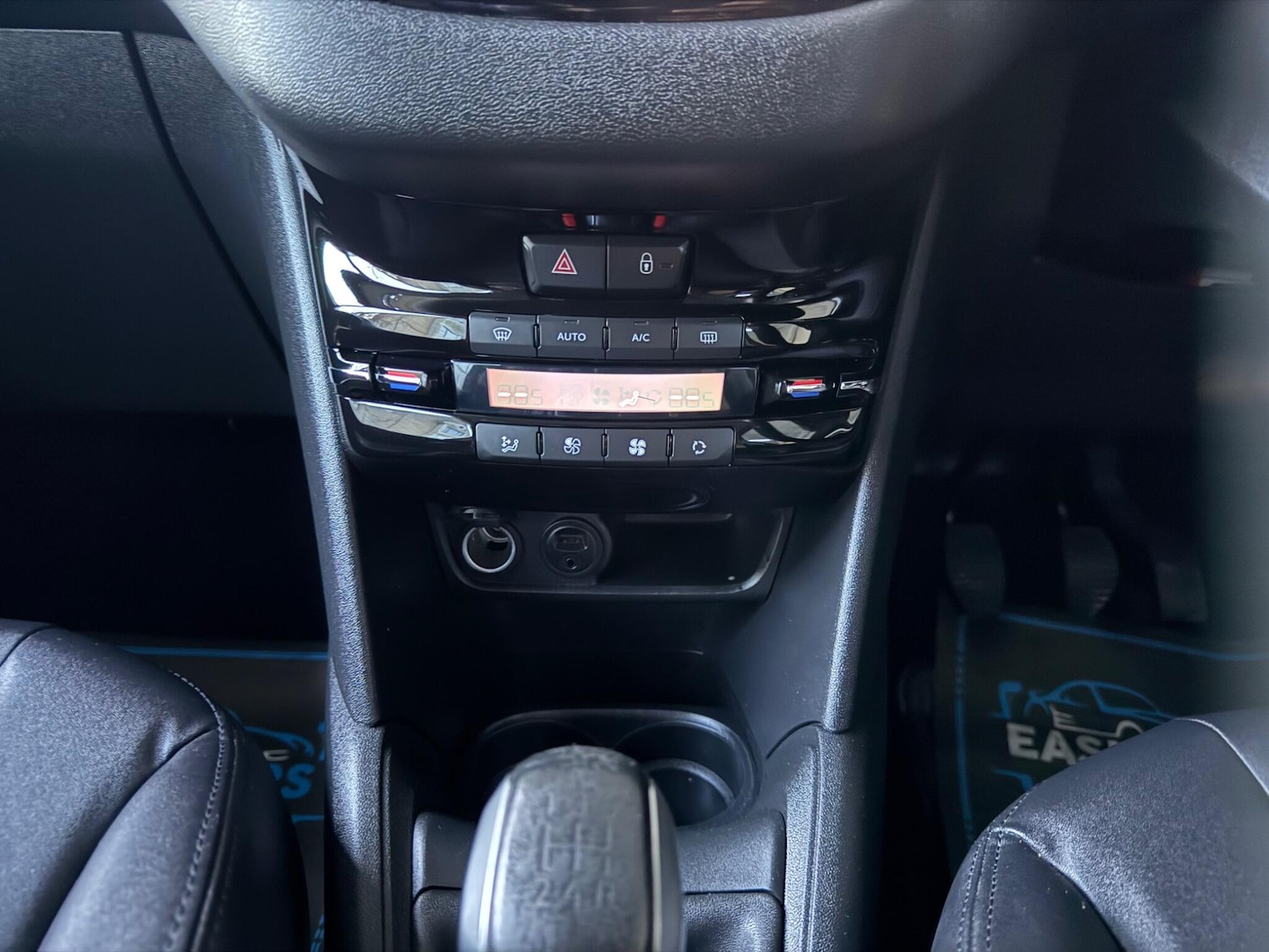 Used Peugeot 208 2013 for sale - 77020923: Photo 26