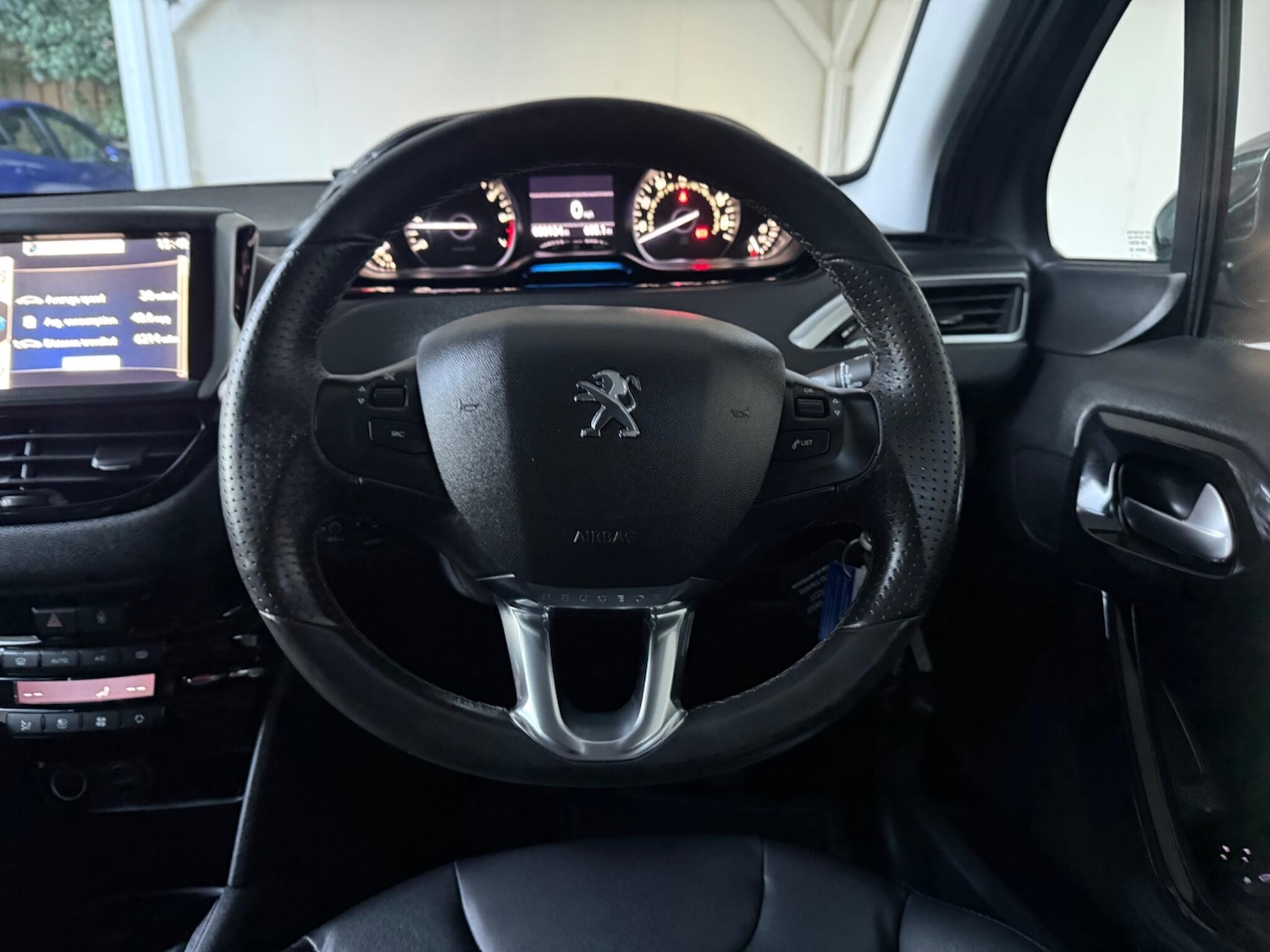 Used Peugeot 208 2013 for sale - 77020923: Photo 28