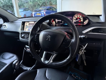 Used Peugeot 208 2013 for sale - 77020923: Photo