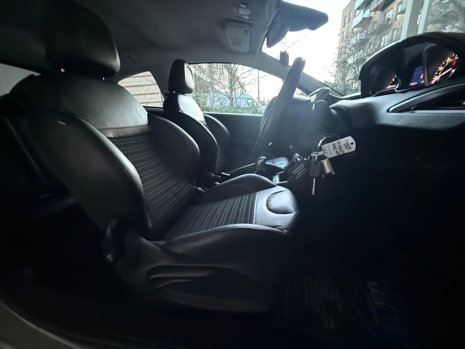 Used Peugeot 208 2013 for sale - 77020923: Photo 3