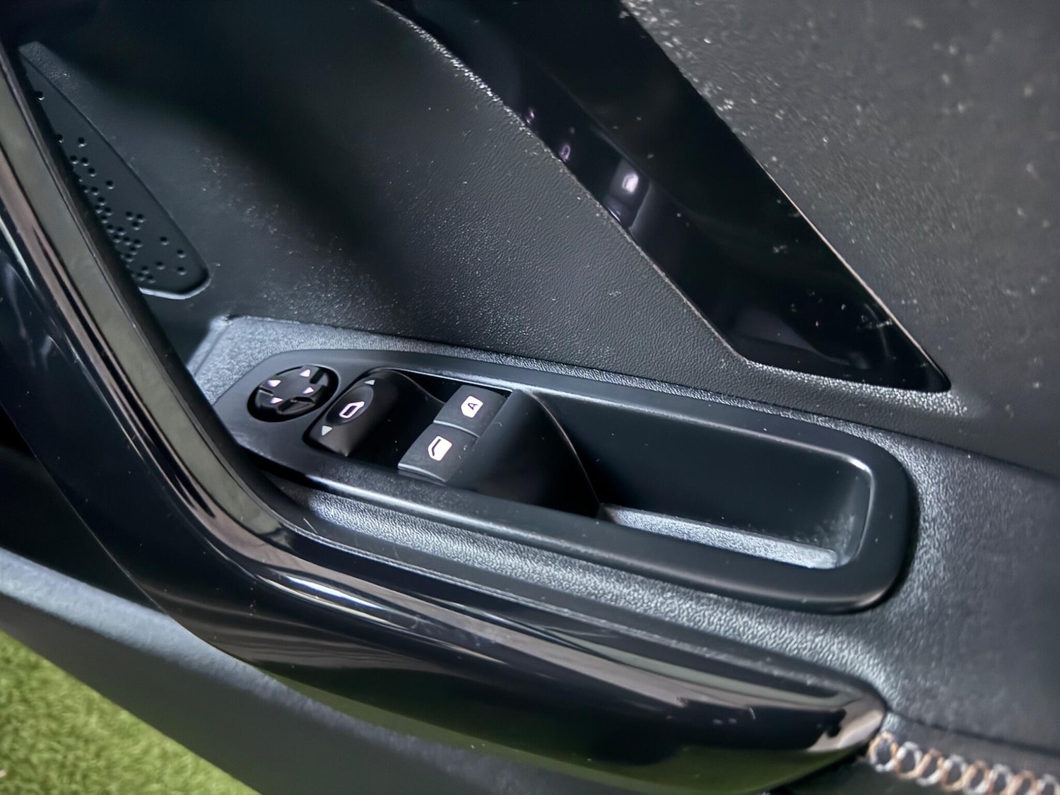 Used Peugeot 208 2013 for sale - 77020923: Photo 36