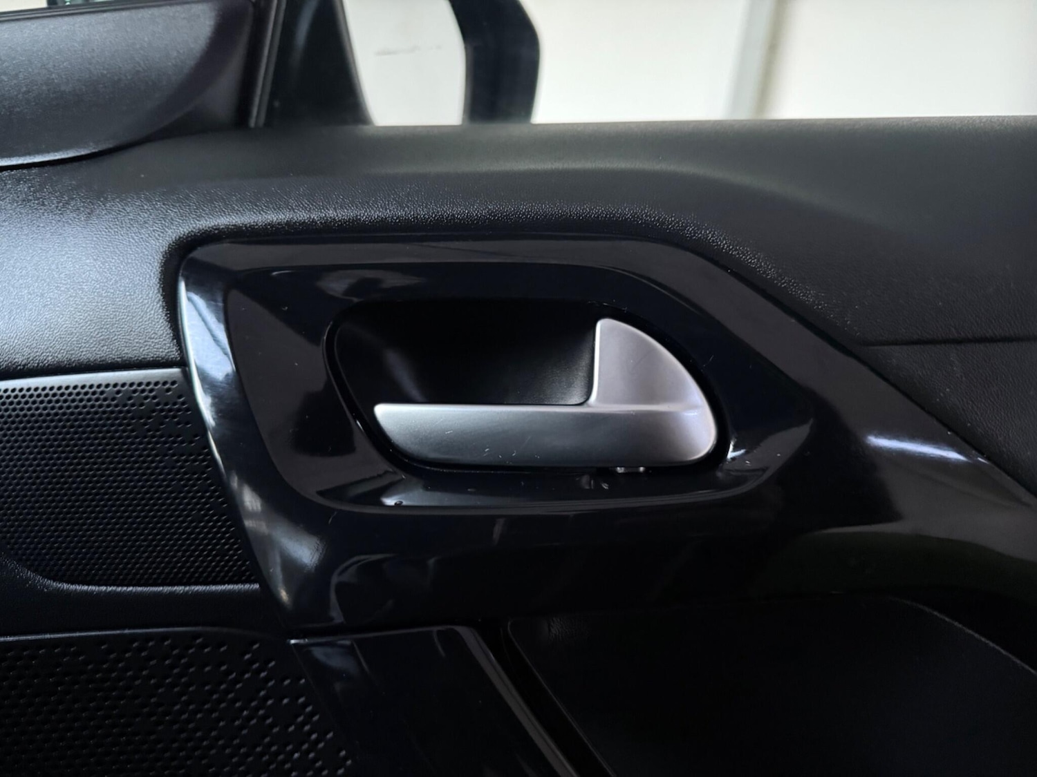 Used Peugeot 208 2013 for sale - 77020923: Photo 37