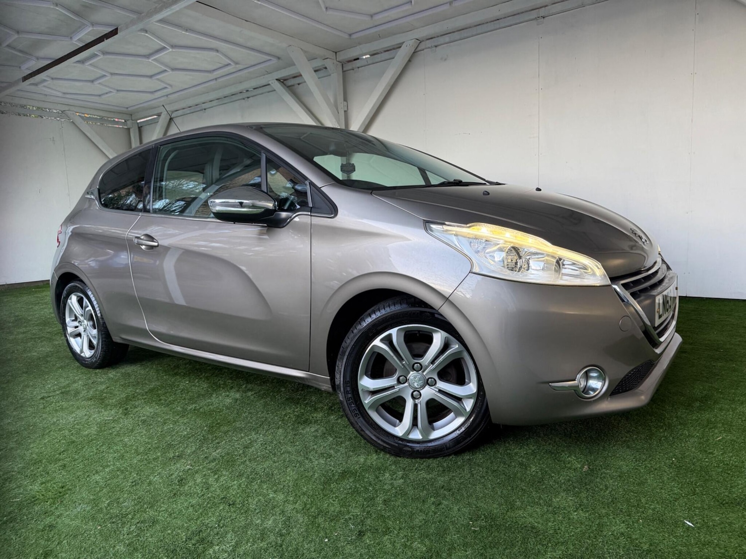 Used Peugeot 208 2013 for sale - 77020923: Photo 4