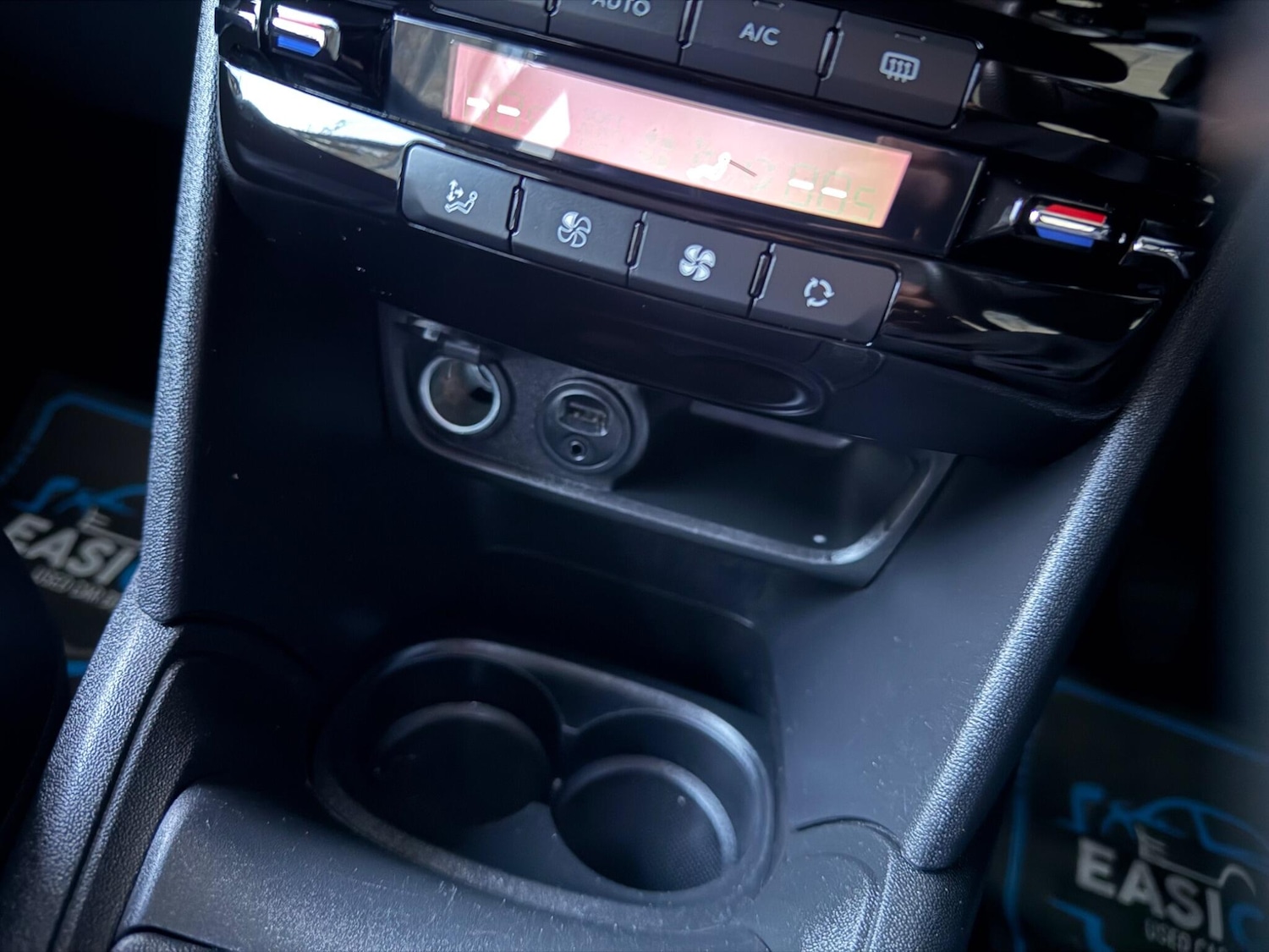 Used Peugeot 208 2013 for sale - 77020923: Photo 46