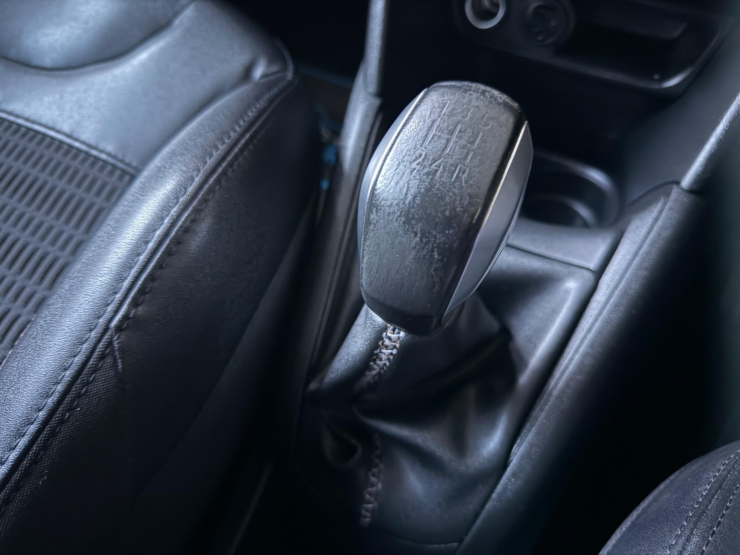 Used Peugeot 208 2013 for sale - 77020923: Photo 47