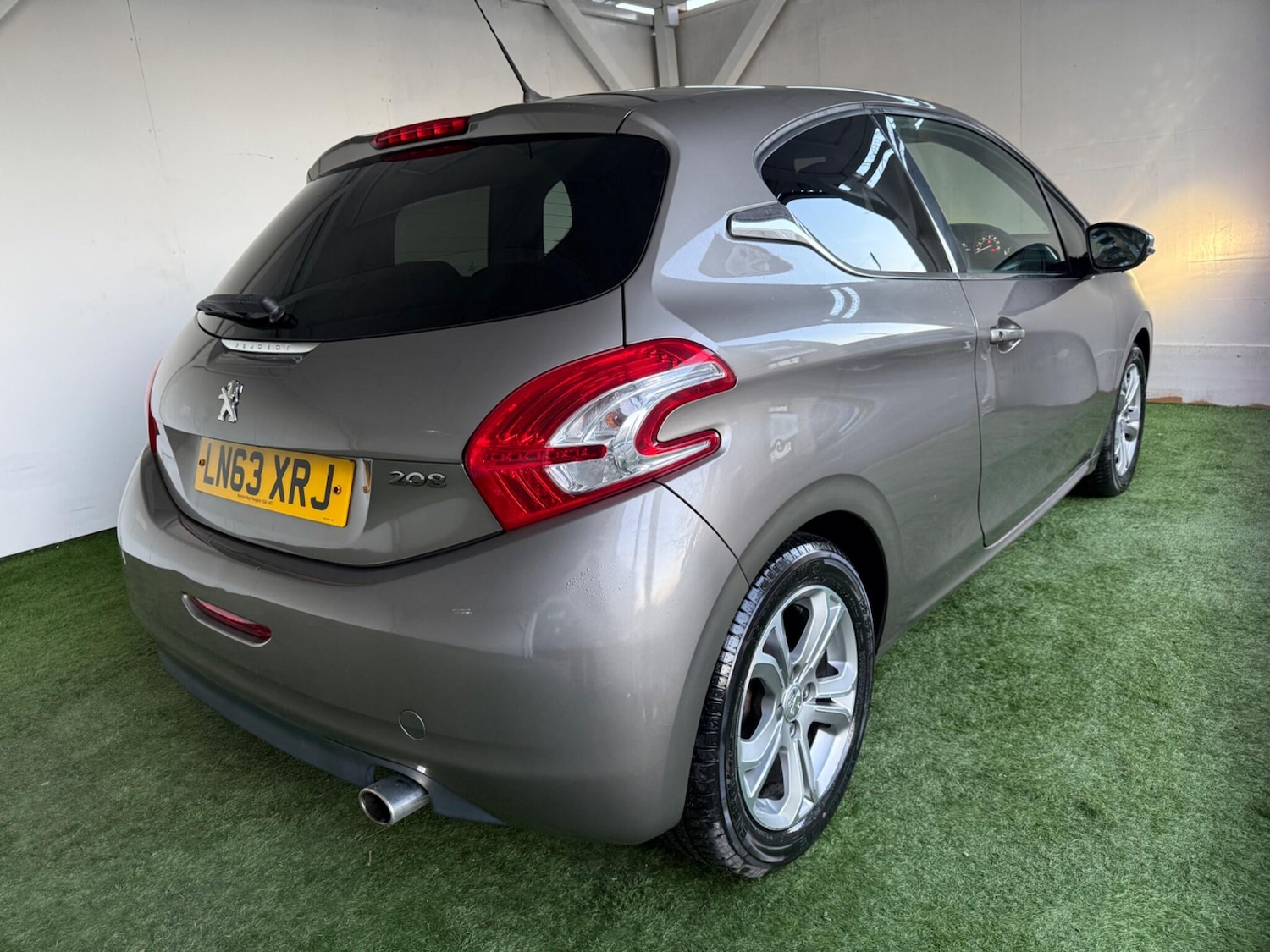 Used Peugeot 208 2013 for sale - 77020923: Photo 6