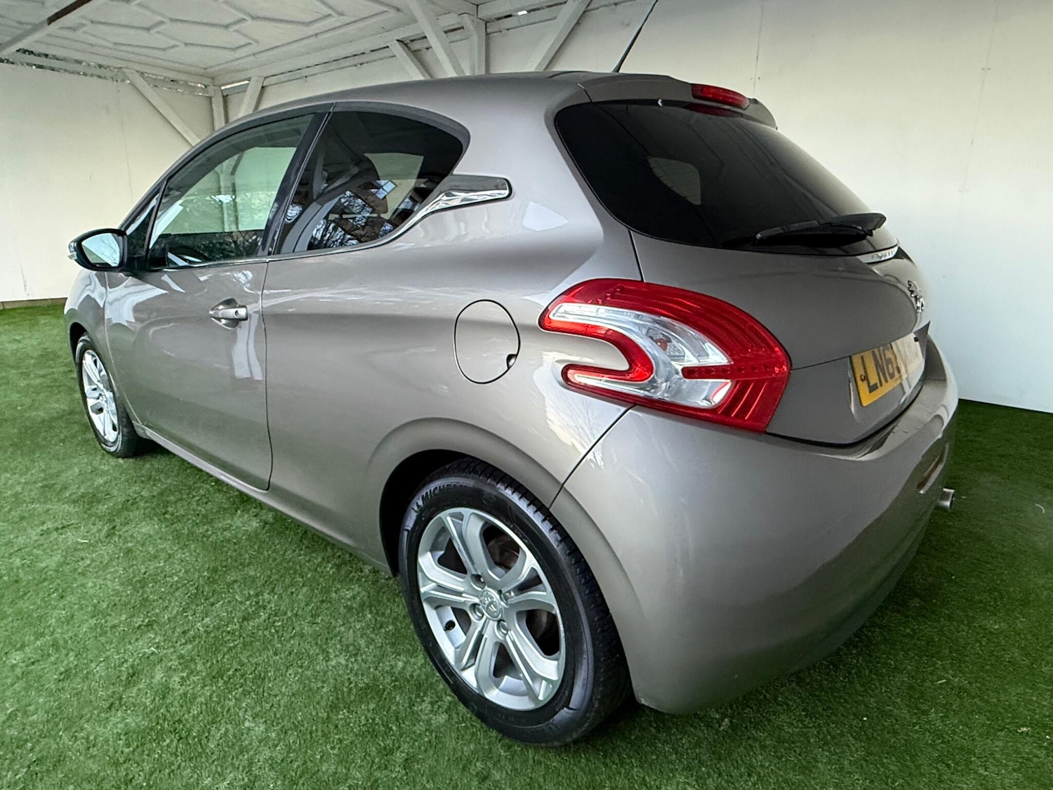Used Peugeot 208 2013 for sale - 77020923: Photo 9