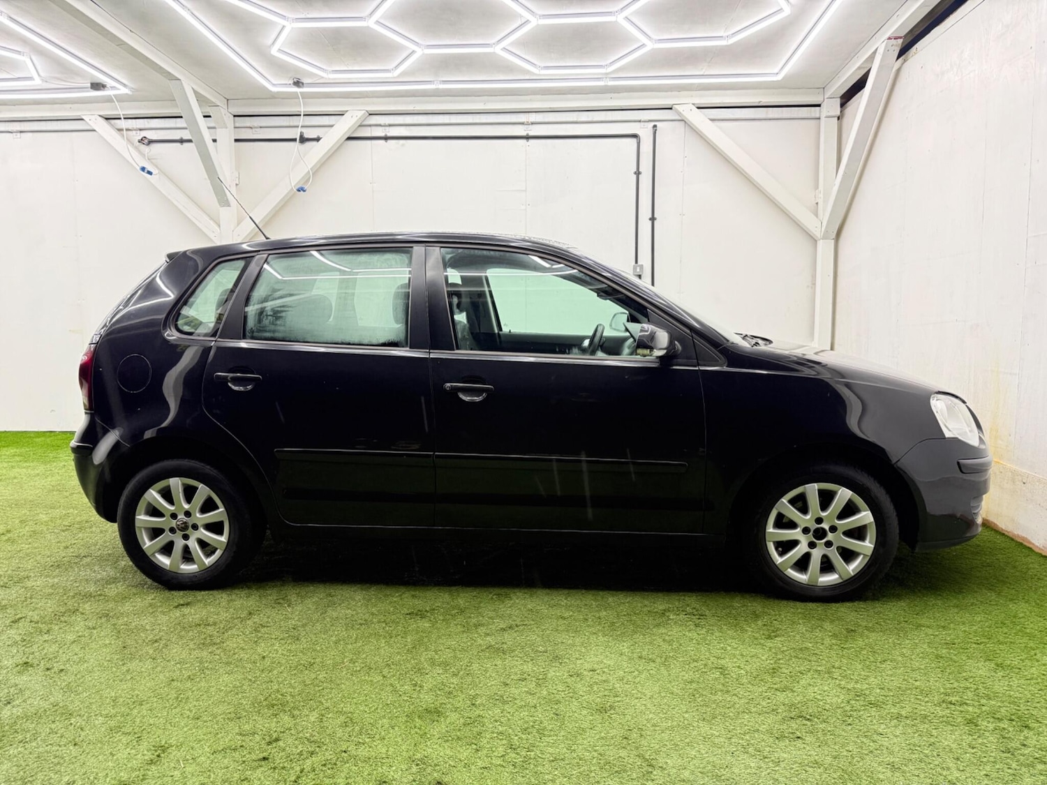 Used Volkswagen Polo 2005 for sale - 77633707: Photo 2