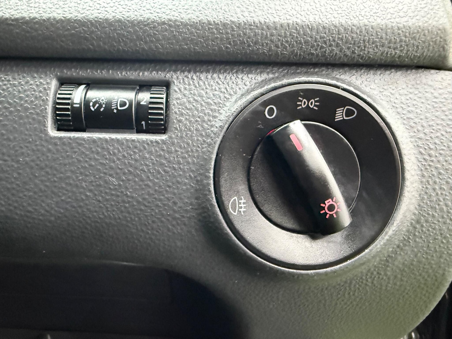 Used Volkswagen Polo 2005 for sale - 77633707: Photo 41