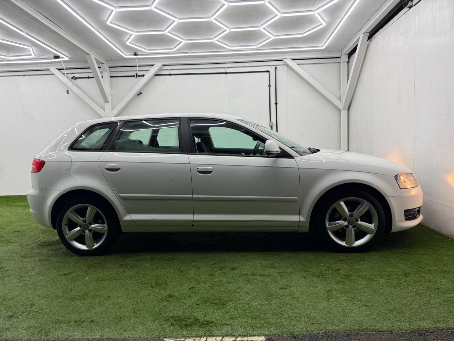 Used Audi A3 2010 for sale - 77237891: Photo 5