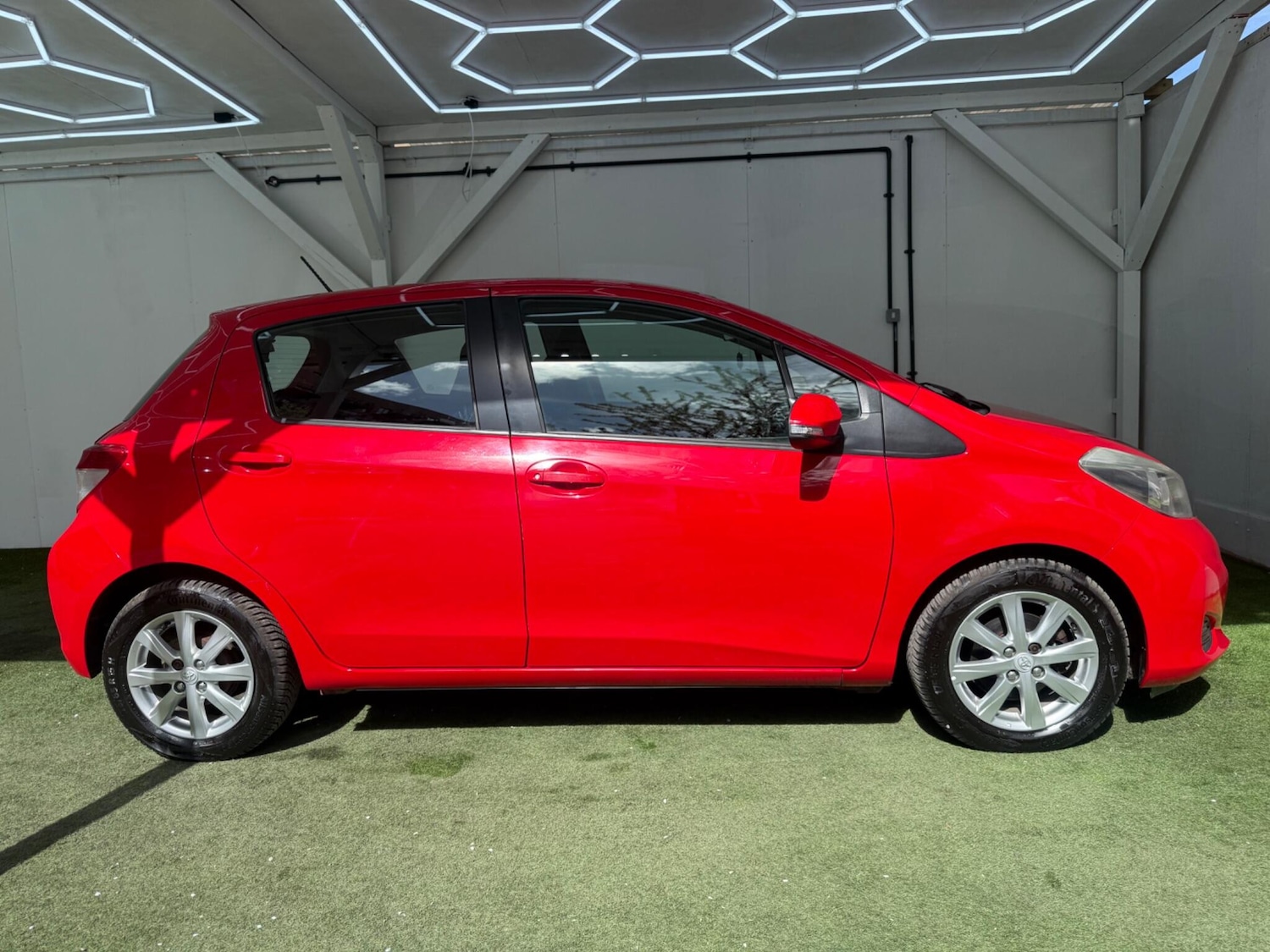 Used Toyota Yaris for sale - 78214857: Photo 2