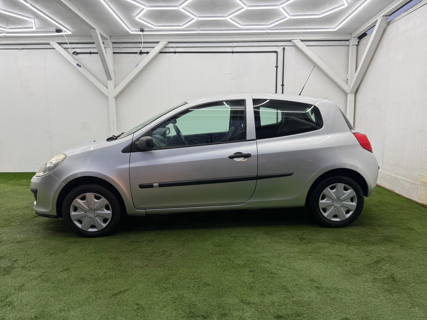 Used Renault Clio for sale - 77537363: Photo 10