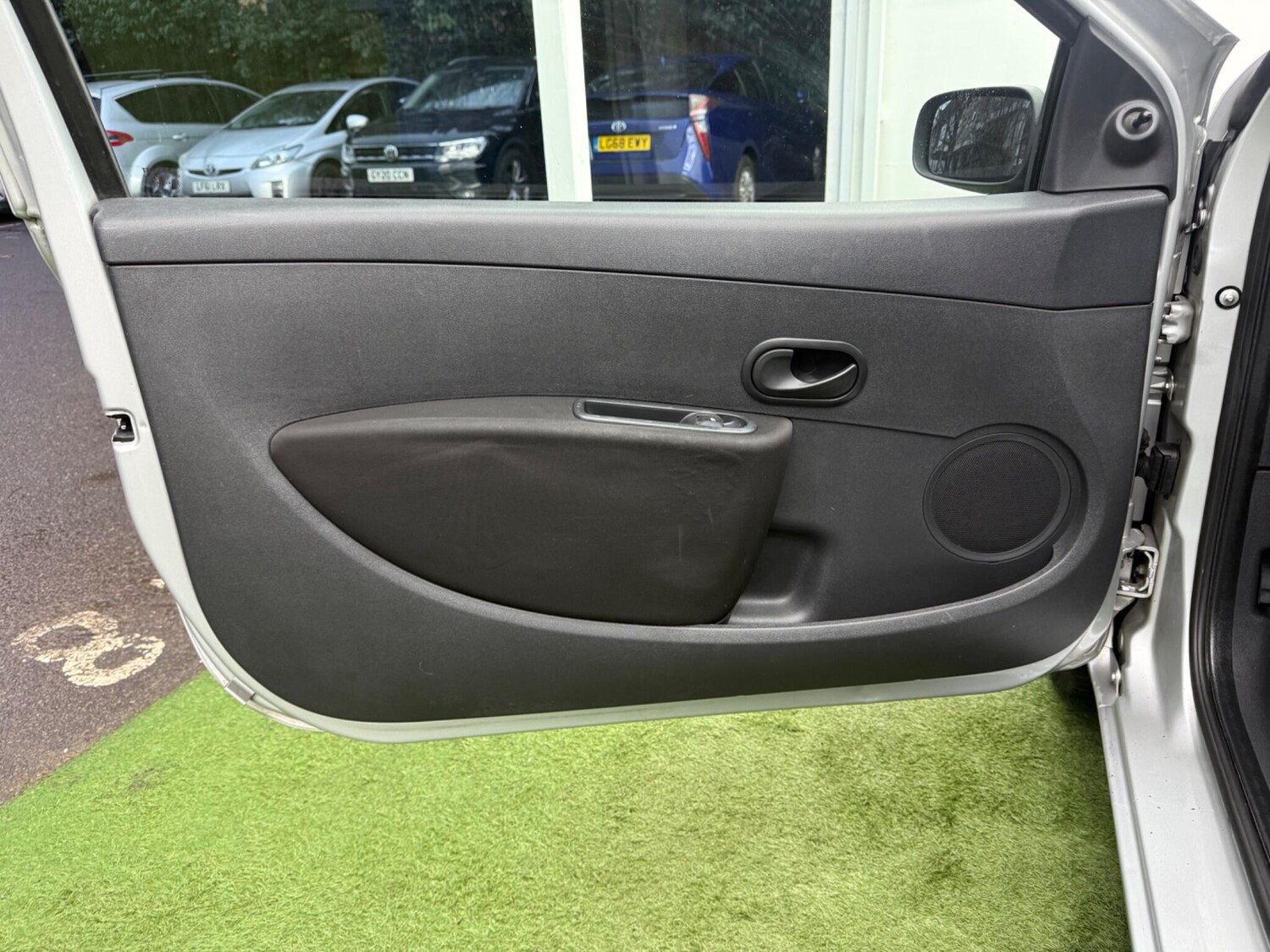 Used Renault Clio for sale - 77537363: Photo 23