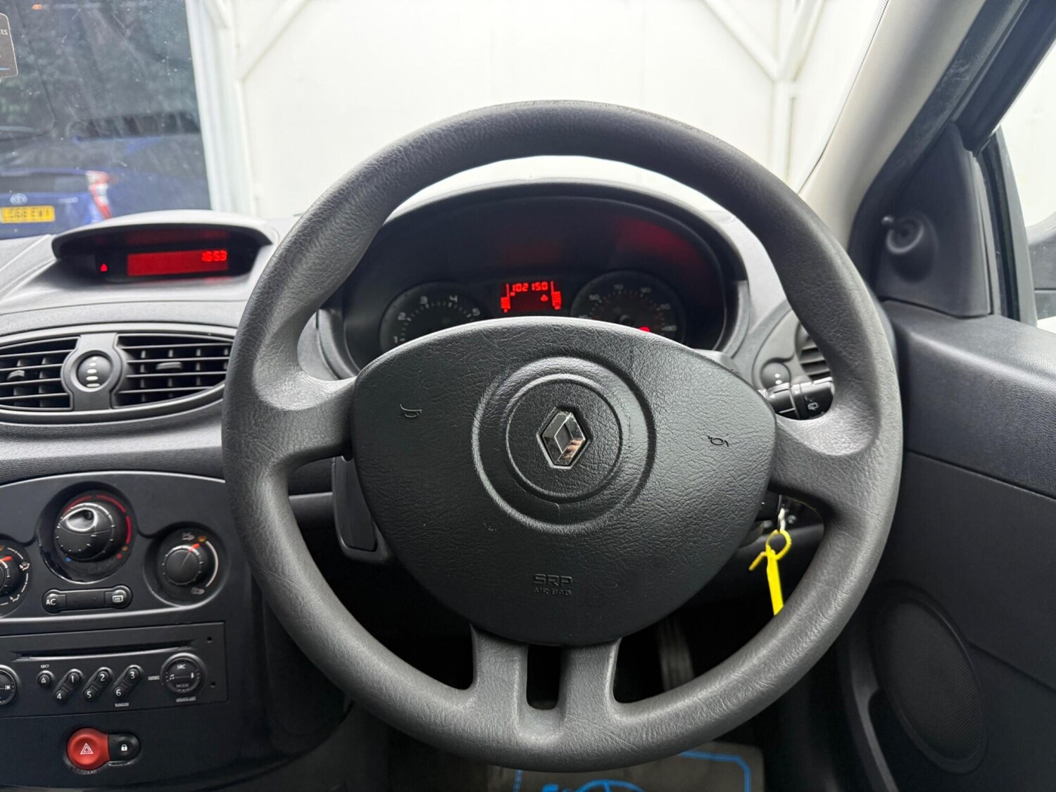 Used Renault Clio for sale - 77537363: Photo 28