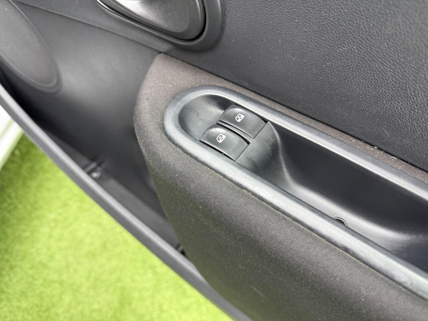 Used Renault Clio for sale - 77537363: Photo 35