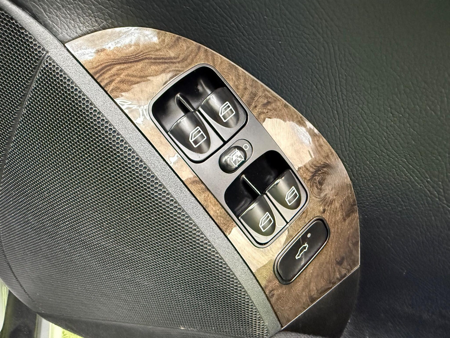 Used Mercedes-Benz CLK 2009 for sale - 78185087: Photo 37