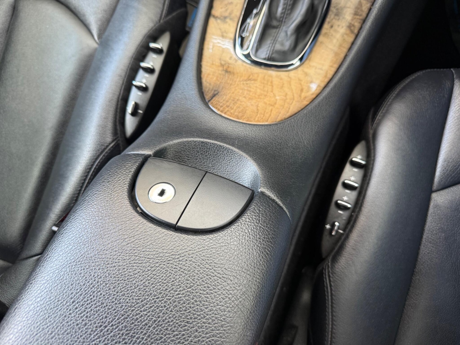 Used Mercedes-Benz CLK 2009 for sale - 78185087: Photo 50