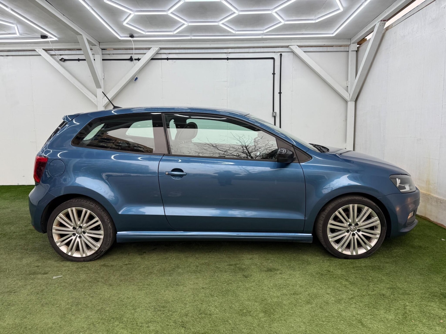 Used Volkswagen Polo 2014 for sale - 77783452: Photo 2